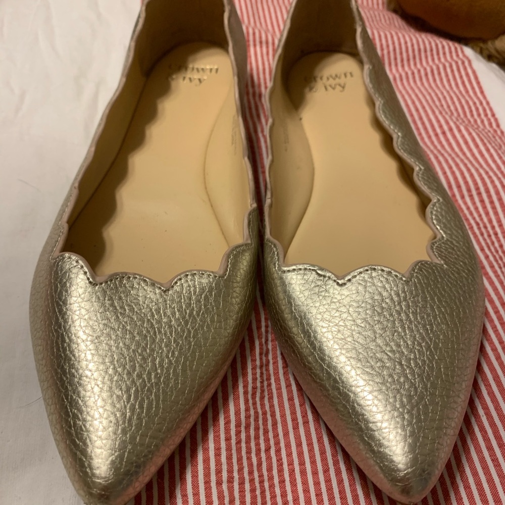 Crown and Ivy Scalloped Flats